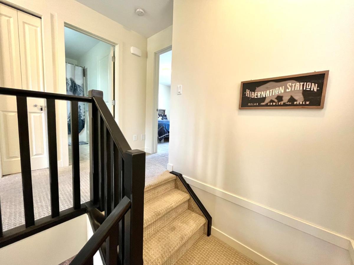Perfect Base Invermere 3Bd Townhouse Mt Views With Garage Exterior photo