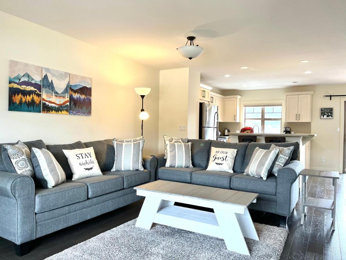 Perfect Base Invermere 3Bd Townhouse Mt Views With Garage Exterior photo