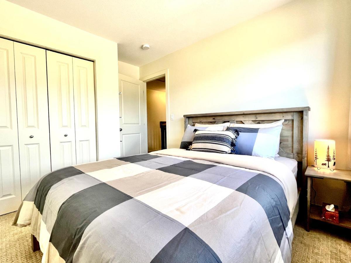 Perfect Base Invermere 3Bd Townhouse Mt Views With Garage Exterior photo