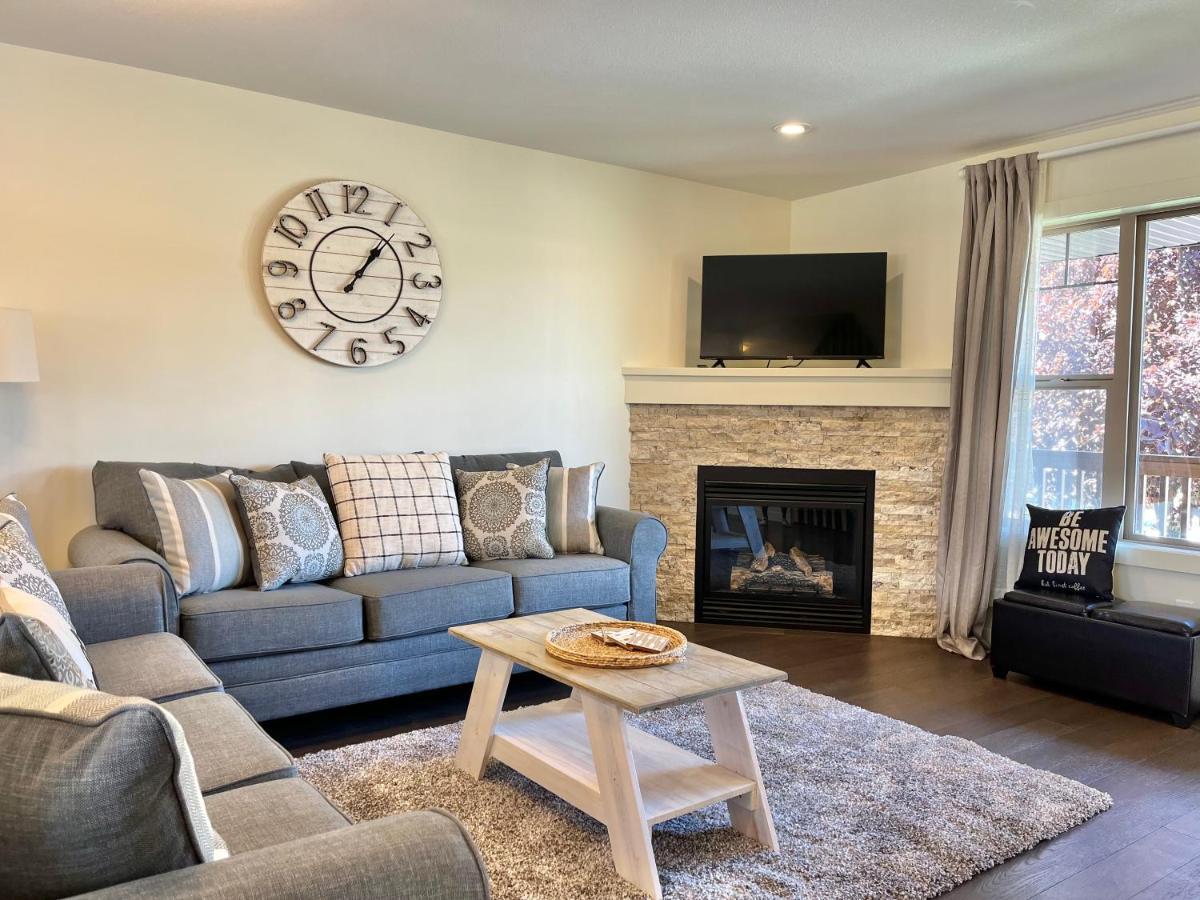 Perfect Base Invermere 3Bd Townhouse Mt Views With Garage Exterior photo