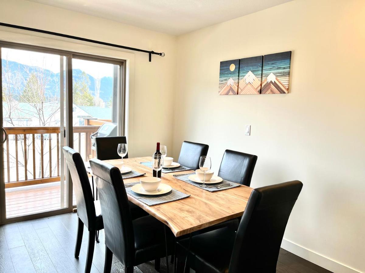 Perfect Base Invermere 3Bd Townhouse Mt Views With Garage Exterior photo