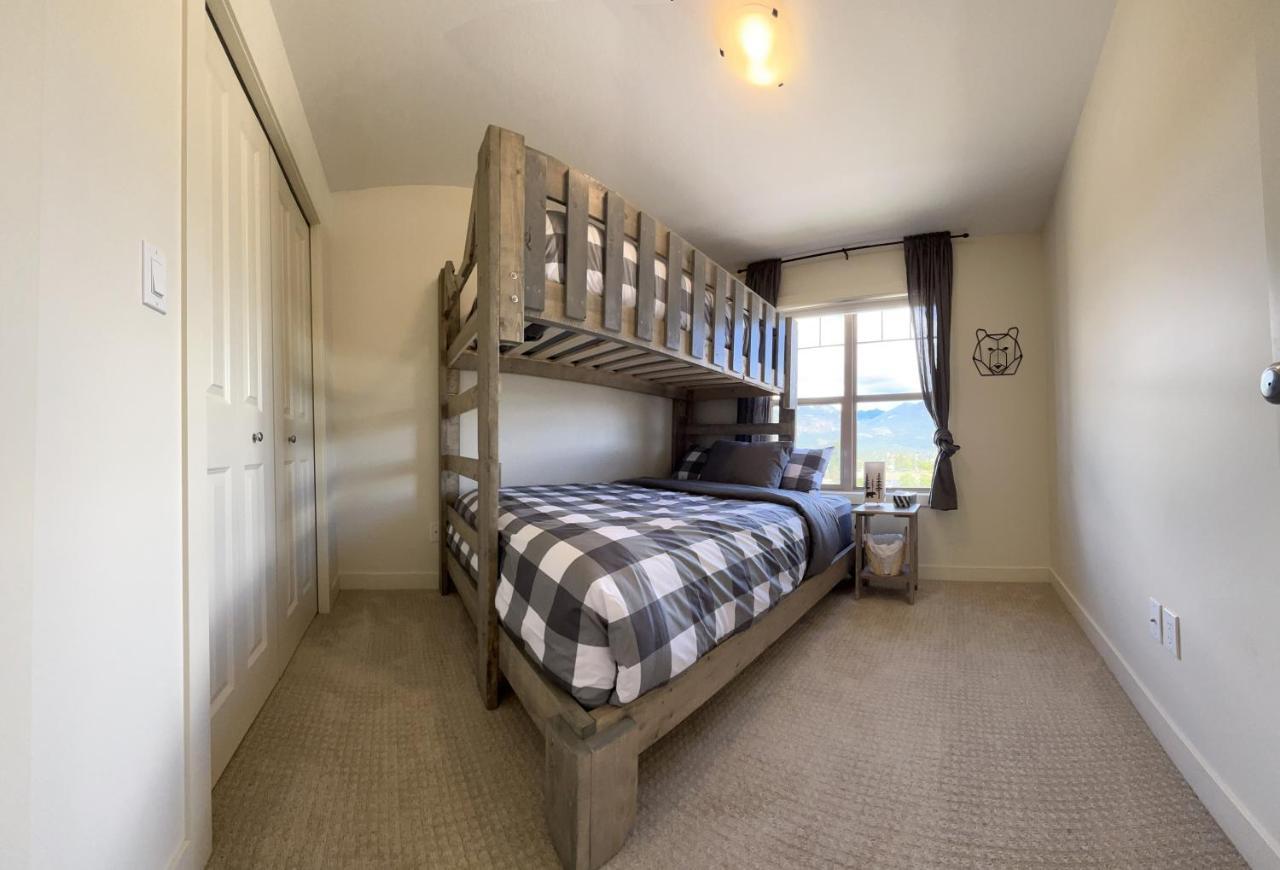 Perfect Base Invermere 3Bd Townhouse Mt Views With Garage Exterior photo